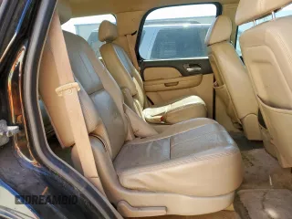 2008 Chevrolet Tahoe 2LT z VIN 1GNFC13028R252785, wystawiony jako Copart lot #56244945 z przebiegiem 283 328 mil mil oraz Czysty tytuł • Clean title. Historia ofert i sprzedaży dostępna na DreamBid. Obrazek 11.