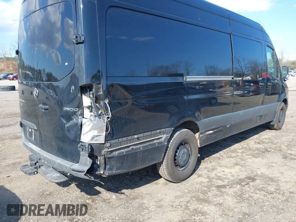 2022 Mercedes-Benz Sprinter Cargo with VIN W1Y4ECHYXNT112143, listed as a IAAI auction lot 41844852 with 46,727 mi miles. Bid and sale history available at carsss.com. Image 4.