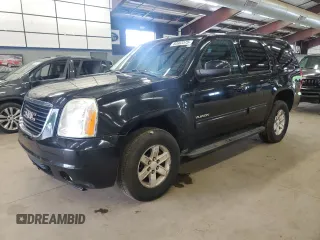 2012 GMC Yukon SLT z VIN 1GKS2CE05CR167004, wystawiony jako Copart lot #60663375 z przebiegiem 233 320 mil mil oraz Czysty tytuł • Clean title. Historia ofert i sprzedaży dostępna na DreamBid. Obrazek 1.