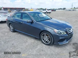 2014 Mercedes-Benz E-Class E 350 Sport with VIN WDDHF5KB1EB003911, listed as a IAAI auction lot 41931506 with 59,996 mi miles. Bid and sale history available at carsss.com. Image 1.