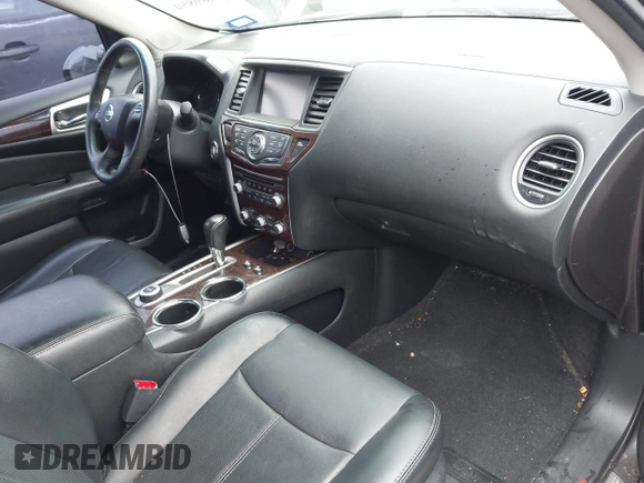 2014 Nissan Pathfinder S z VIN 5N1AR2MM0EC705286, wystawiony jako IAAI lot #41909850 z przebiegiem 136 091 mil mil oraz . Historia ofert i sprzedaży dostępna na DreamBid. Obrazek 5.