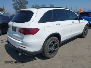 2021 Mercedes-Benz GLC 300 z VIN W1N0G8DB5MV276777, wystawiony jako IAAI lot #42451723 z przebiegiem 71 022 mil mil oraz . Historia ofert i sprzedaży dostępna na DreamBid. Obrazek 4.