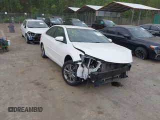 2017 Toyota Camry XLE z VIN 4T1BF1FK4HU323862, wystawiony jako IAAI lot #42066574 z przebiegiem 66 045 mil mil oraz . Historia ofert i sprzedaży dostępna na DreamBid. Obrazek 1.
