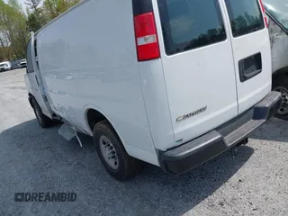 2018 Chevrolet Express Cargo Van with VIN 1GCWGAFP3J1270397, listed as a IAAI auction lot 41935825 with 1 mi miles. Bid and sale history available at carsss.com. Image 3.