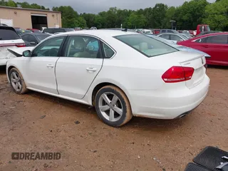 2015 Volkswagen Passat SE с VIN 1VWBS7A32FC055087, выставлен на аукционе IAAI как лот 42358821 с пробегом 80 684 миль миль и . История ставок и продаж доступна на DreamBid. Изображение 3.