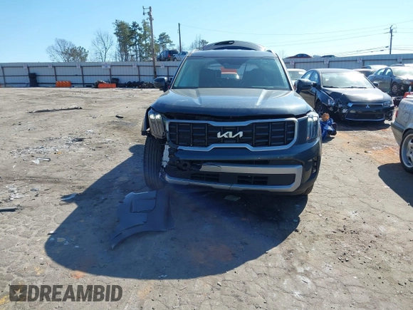 2024 Kia Telluride S with VIN 5XYP64GC0RG527984, listed as a IAAI auction lot 41661864 with 15,401 mi miles and . Bid and sale history available at carsss.com. Image 12.