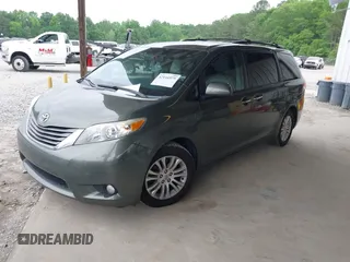 2012 Toyota Sienna XLE AAS с VIN 5TDYK3DC0CS275646, выставлен на аукционе IAAI как лот 42116979 с пробегом 250 909 миль миль и . История ставок и продаж доступна на DreamBid. Изображение 18.