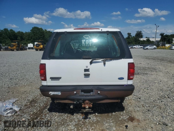 1997 Ford Expedition XLT with VIN 1FMEU17L2VLB74797, listed as a Copart auction lot 61377745 with 236,140 mi miles and Salvage title. Bid and sale history available at DreamBid. Image 6.