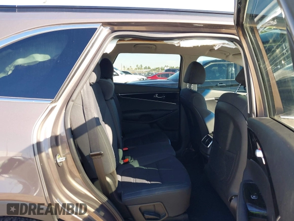 2019 Kia Sorento LX V6 with VIN 5XYPG4A56KG600188, listed as a IAAI auction lot 41347390 with 79,098 mi miles. Bid and sale history available at carsss.com. Image 8.