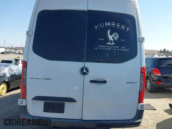 2019 Mercedes-Benz Sprinter Cargo z VIN WD4PF1CD1KP074822, wystawiony jako IAAI lot #40303744 z przebiegiem Nie podano mil oraz . Historia ofert i sprzedaży dostępna na DreamBid. Obrazek 16.