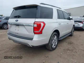 2018 Ford Expedition XLT with VIN 1FMJU1HT3JEA17677, listed as a IAAI auction lot 41349362 with 131,913 mi miles. Bid and sale history available at carsss.com. Image 4.