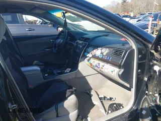 2017 Toyota Camry XLE with VIN 4T1BF1FK9HU272083, listed as a IAAI auction lot 41744530 with 152,458 mi miles. Bid and sale history available at carsss.com. Image 5.