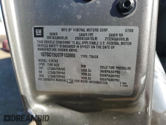 2007 GMC Sierra 1500HD SLE z VIN 1GTGC13U07F102660, wystawiony jako Copart lot #74766114 z przebiegiem Nie podano mil oraz Szkody całkowita. Historia ofert i sprzedaży dostępna na DreamBid. Obrazek 12.
