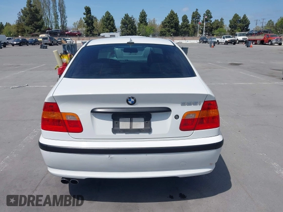 2004 BMW 3 Series 325i с VIN WBAAZ33414KP84920, выставлен на аукционе IAAI как лот 42056526 с пробегом 199 879 миль миль и . История ставок и продаж доступна на DreamBid. Изображение 16.