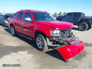 2012 Chevrolet Avalanche LTZ with VIN 3GNTKGE79CG308278, listed as a IAAI auction lot 41036692 with 197,711 mi miles. Bid and sale history available at carsss.com. Image 1.