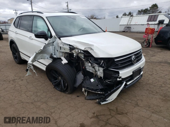 2023 Volkswagen Tiguan SE R-Line Black with VIN 3VV8B7AX8PM025044, listed as a Copart auction lot 53185355 with 35,565 mi miles and Salvage title. Bid and sale history available at DreamBid. Image 4.