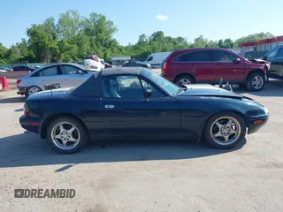 1996 Mazda MX-5 Miata z VIN JM1NA3533T0716564, wystawiony jako IAAI lot #42191052 z przebiegiem 101 713 mil mil oraz . Historia ofert i sprzedaży dostępna na DreamBid. Obrazek 13.