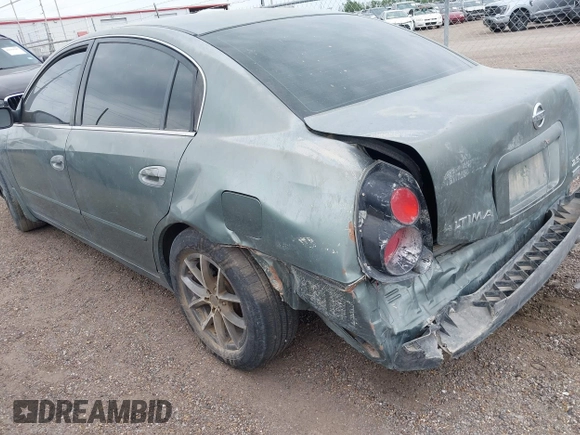 2006 Nissan Altima 2.5 with VIN 1N4AL11D46N325738, listed as a IAAI auction lot 42097809 with 299,243 mi miles. Bid and sale history available at carsss.com. Image 3.