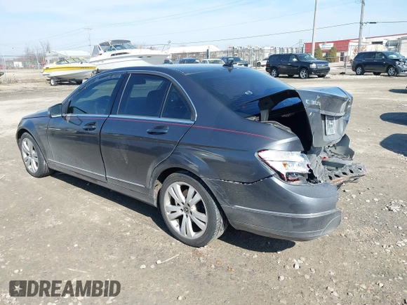 2010 Mercedes-Benz C 300 Sport z VIN WDDGF8BB4AF468327, wystawiony jako IAAI lot #41793361 z przebiegiem 171 346 mil mil oraz . Historia ofert i sprzedaży dostępna na DreamBid. Obrazek 3.