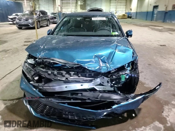 2025 Toyota Camry LE with VIN 4T1DAACK7SU015300, listed as a Copart auction lot 84261244 with 24,938 mi miles and Salvage Title. Bid and sale history available at carsss.com. Image 13.