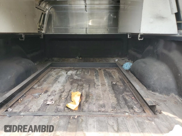 2018 Ram 1500 Tradesman z VIN 3C6JR7DT6JG130036, wystawiony jako Copart lot #59821145 z przebiegiem 140 122 mil mil oraz Czysty tytuł • Clean title. Historia ofert i sprzedaży dostępna na DreamBid. Obrazek 10.