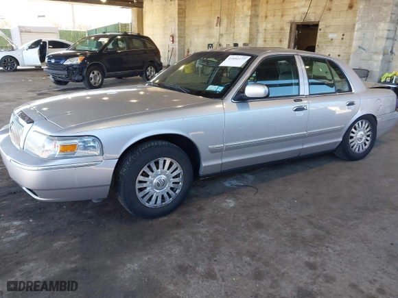 2006 Mercury Grand Marquis LS Premium with VIN 2MHFM75V66X624697, listed as a IAAI auction lot 41891177 with 149,170 mi miles. Bid and sale history available at carsss.com. Image 18.