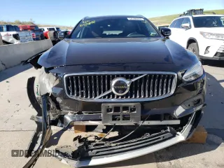 2021 Volvo V90 z VIN YV4A22NL1M1136308, wystawiony jako Copart lot #54180444 z przebiegiem 33 662 mil mil oraz . Historia ofert i sprzedaży dostępna na DreamBid. Obrazek 5.