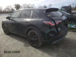 2024 Honda HR-V Sport z VIN 3CZRZ1H52RM702201, wystawiony jako Copart lot #45372645 z przebiegiem 23 284 mil mil oraz Szkoda całkowita • Salvage title. Historia ofert i sprzedaży dostępna na DreamBid. Obrazek 2.
