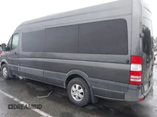 2011 Mercedes-Benz Sprinter Passenger with VIN WDZPE8CC2B5571810, listed as a IAAI auction lot 41571941 with 298,032 mi miles. Bid and sale history available at carsss.com. Image 3.