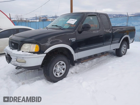 1998 Ford F-250 z VIN 2FTPX28L8WCB02569, wystawiony jako IAAI lot #41458634 z przebiegiem 195 384 mil mil oraz . Historia ofert i sprzedaży dostępna na DreamBid. Obrazek 2.