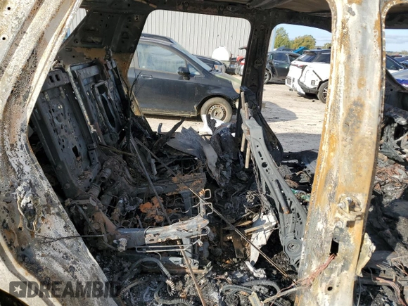2023 Chevrolet Tahoe RST z VIN 1GNSCRKD9PR250273, wystawiony jako Copart lot #85769034 z przebiegiem Nie podano mil oraz Nie do naprawy • Non repairable. Historia ofert i sprzedaży dostępna na DreamBid. Obrazek 10.
