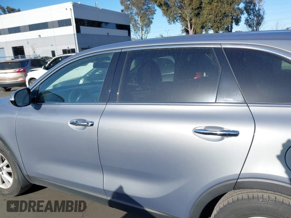 2020 Kia Sorento LX with VIN 5XYPG4A30LG699221, listed as a IAAI auction lot 41906516 with 59,482 mi miles. Bid and sale history available at carsss.com. Image 15.