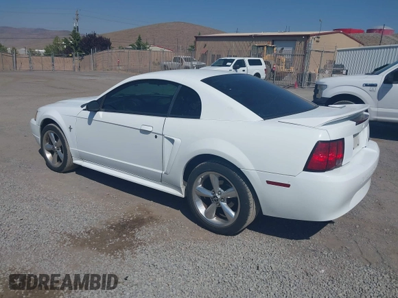 2000 Ford Mustang with VIN 1FAFP4049YF308623, listed as a IAAI auction lot 42708683 with 135,121 mi miles and . Bid and sale history available at DreamBid. Image 3.