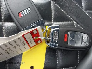 2014 Audi S6 Prestige z VIN WAUF2AFC9EN058417, wystawiony jako IAAI lot #42236333 z przebiegiem 58 257 mil mil oraz . Historia ofert i sprzedaży dostępna na DreamBid. Obrazek 11.