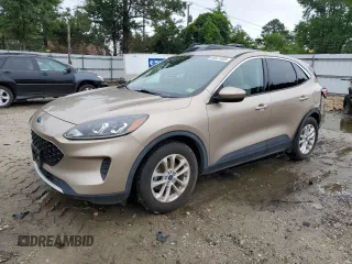 2020 Ford Escape SE with VIN 1FMCU0G60LUA95213, listed as a Copart auction lot 60521535 with 103,661 mi miles and Salvage title. Bid and sale history available at DreamBid. Image 1.