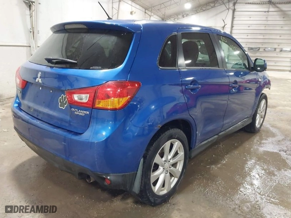 2015 Mitsubishi Outlander Sport ES with VIN 4A4AR3AU9FE042443, listed as a IAAI auction lot 41789322 with 85,436 mi miles. Bid and sale history available at carsss.com. Image 4.