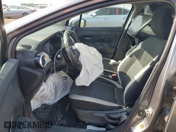 2020 Nissan Versa SV z VIN 3N1CN8EV2LL914312, wystawiony jako Copart lot #54200315 z przebiegiem 45 523 mil mil oraz Szkoda całkowita • Salvage title. Historia ofert i sprzedaży dostępna na DreamBid. Obrazek 7.
