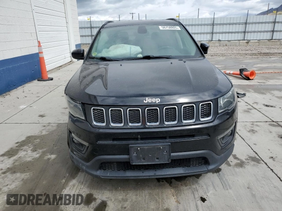 2018 Jeep Compass Latitude z VIN 3C4NJDBB5JT161280, wystawiony jako Copart lot #56758805 z przebiegiem 82 142 mil mil oraz Szkoda całkowita • Salvage title. Historia ofert i sprzedaży dostępna na DreamBid. Obrazek 5.