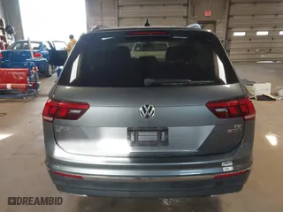 2018 Volkswagen Tiguan SEL with VIN 3VV2B7AX8JM043153, listed as a IAAI auction lot 41796437 with 88,682 mi miles. Bid and sale history available at carsss.com. Image 16.