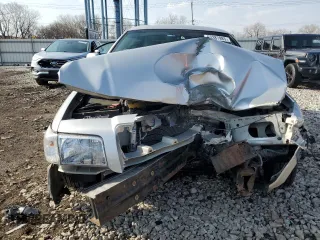 2010 Mercury Grand Marquis LS z VIN 2MEBM7FV4AX636897, wystawiony jako Copart lot #53387985 z przebiegiem Nie podano mil oraz Szkody całkowita. Historia ofert i sprzedaży dostępna na DreamBid. Obrazek 5.