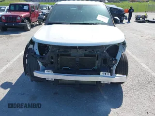 2020 Ford Police Interceptor Utility z VIN 1FM5K8AB0LGD09716, wystawiony jako IAAI lot #42054545 z przebiegiem 106 253 mil mil oraz . Historia ofert i sprzedaży dostępna na DreamBid. Obrazek 6.