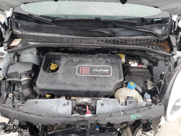 2014 FIAT 500L Lounge z VIN ZFBCFACH4EZ007705, wystawiony jako Copart lot #54527805 z przebiegiem 176 387 mil mil oraz Szkoda całkowita • Salvage title. Historia ofert i sprzedaży dostępna na DreamBid. Obrazek 11.