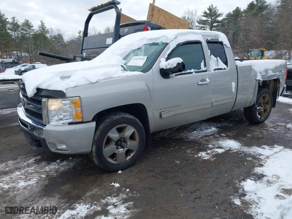 2009 Chevrolet Silverado 1500 LT with VIN 2GCEK29J091115058, listed as a IAAI auction lot 41527034 with 197,350 mi miles. Bid and sale history available at carsss.com. Image 2.