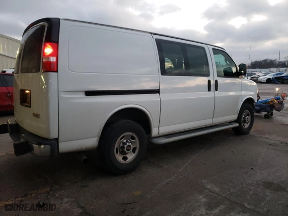 2019 GMC Savana Cargo Van with VIN 1GTW7AFG6K1314555, listed as a Copart auction lot 84902994 with 258,571 mi miles and Salvage Title. Bid and sale history available at carsss.com. Image 3.