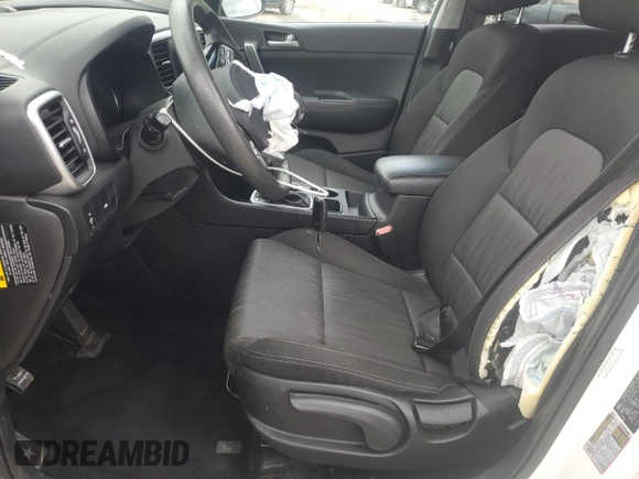 2020 Kia Sportage LX z VIN KNDPMCAC8L7761710, wystawiony jako Copart lot #58187945 z przebiegiem 46 937 mil mil oraz Szkoda całkowita • Salvage title. Historia ofert i sprzedaży dostępna na DreamBid. Obrazek 7.