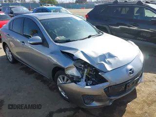 2013 Mazda 3 i Grand Touring z VIN JM1BL1WP0D1736124, wystawiony jako IAAI lot #42271018 z przebiegiem 124 478 mil mil oraz . Historia ofert i sprzedaży dostępna na DreamBid. Obrazek 1.