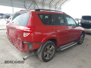 2010 Toyota RAV4 Sport z VIN JTMWF4DV2A5028148, wystawiony jako IAAI lot #41626763 z przebiegiem 155 075 mil mil oraz . Historia ofert i sprzedaży dostępna na DreamBid. Obrazek 4.
