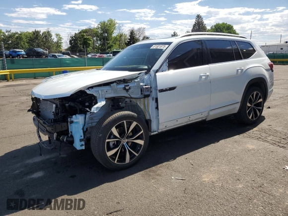 2024 Volkswagen Atlas SEL Premium R-Line with VIN 1V2FR2CA5RC578069, listed as a Copart auction lot 61581875 with 18,134 mi miles and Salvage title. Bid and sale history available at DreamBid. Image 1.