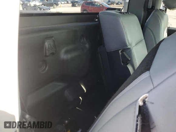 2023 Ford F-250 XL z VIN 1FTBF2AA5PEE21669, wystawiony jako Copart lot #65799754 z przebiegiem Nie podano mil oraz Czysty tytuł • Clean title. Historia ofert i sprzedaży dostępna na DreamBid. Obrazek 10.