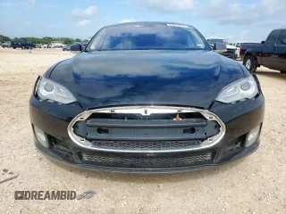 2013 Tesla Model S Performance z VIN 5YJSA1CP2DFP13199, wystawiony jako Copart lot #63225055 z przebiegiem Nie podano mil oraz Czysty tytuł • Clean title. Historia ofert i sprzedaży dostępna na DreamBid. Obrazek 5.